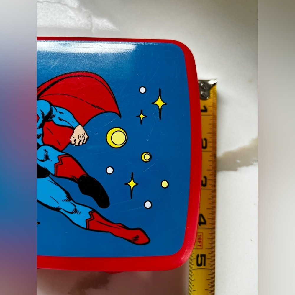 Tupperware DC Superman Sandwich Container - Picture 4 of 6